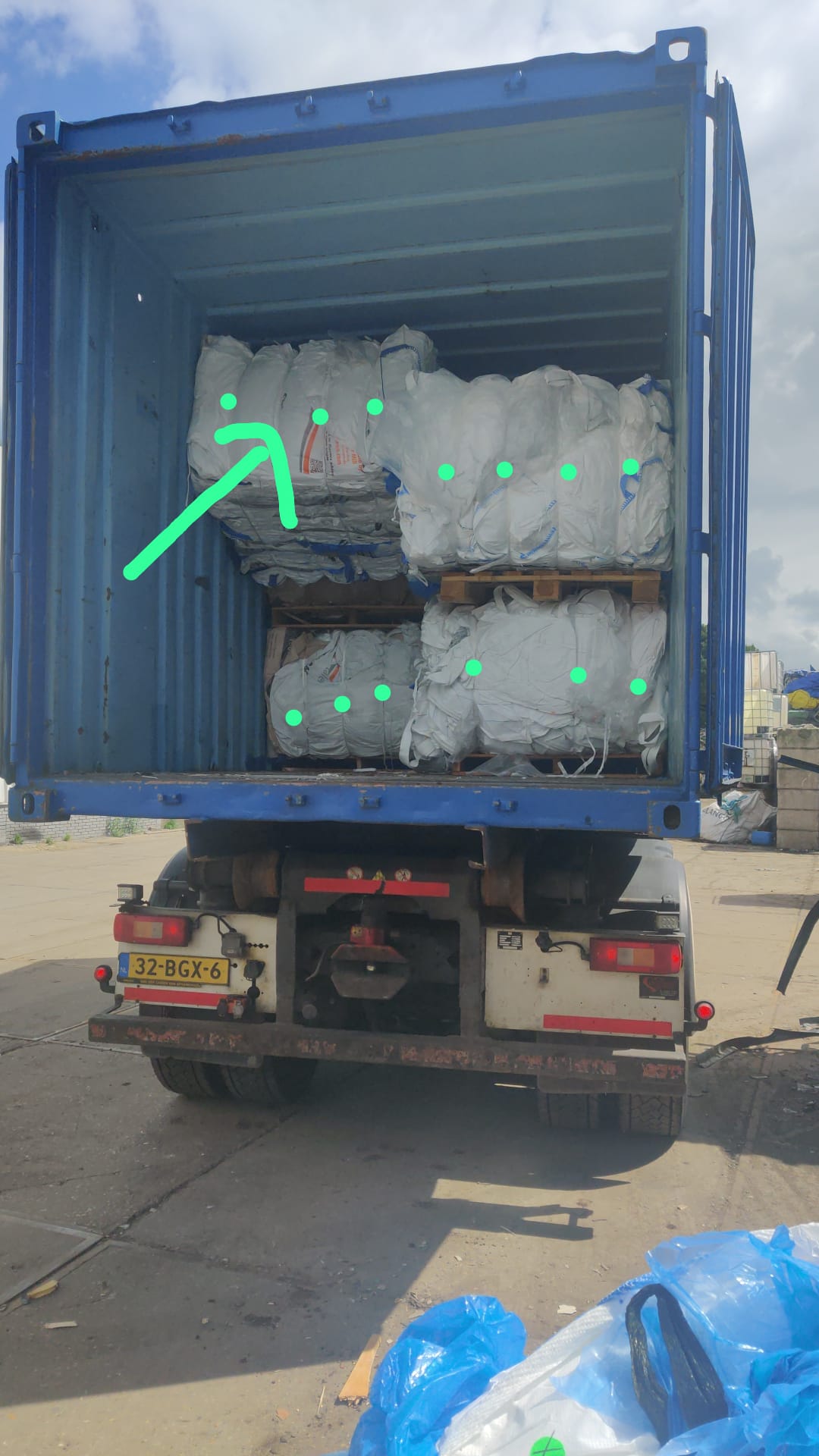 Balen met duiding balenpersband in de lengte